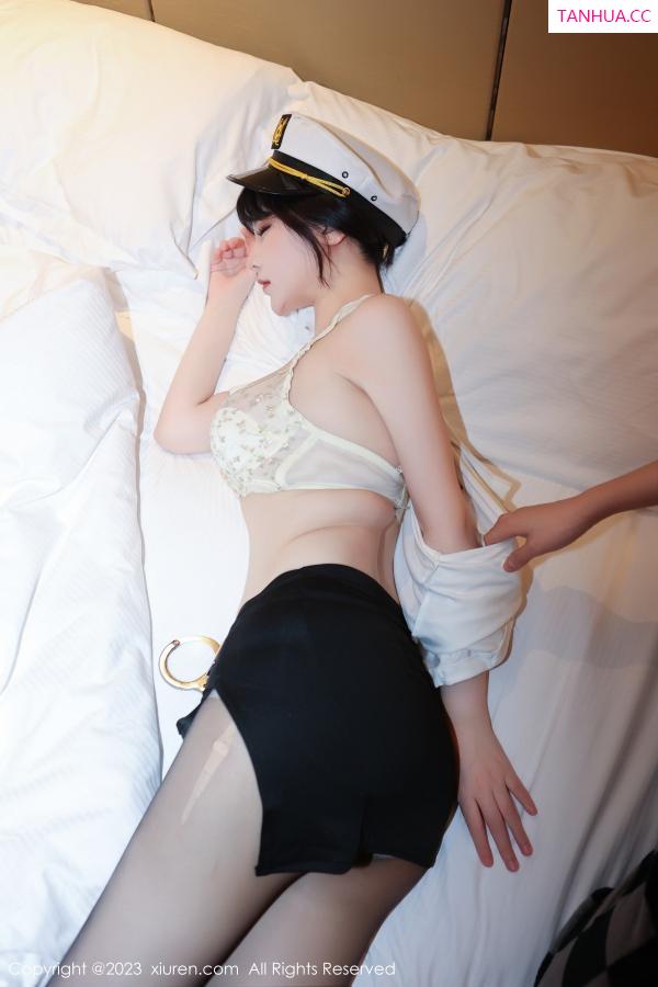   [XiuRen]高清写真图 2023.02.27 No.6328 桃桃子_ 制服短裙第38张图片